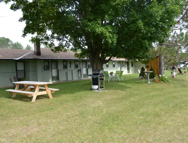 Pinewood Inn hotel detail image 3