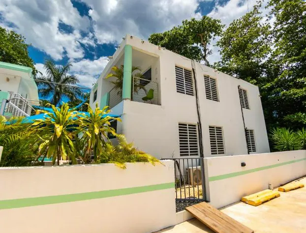 Casa Verde Hotel - Steps to the Beach | Pool, Restaurant & Bar hotel detail image 1