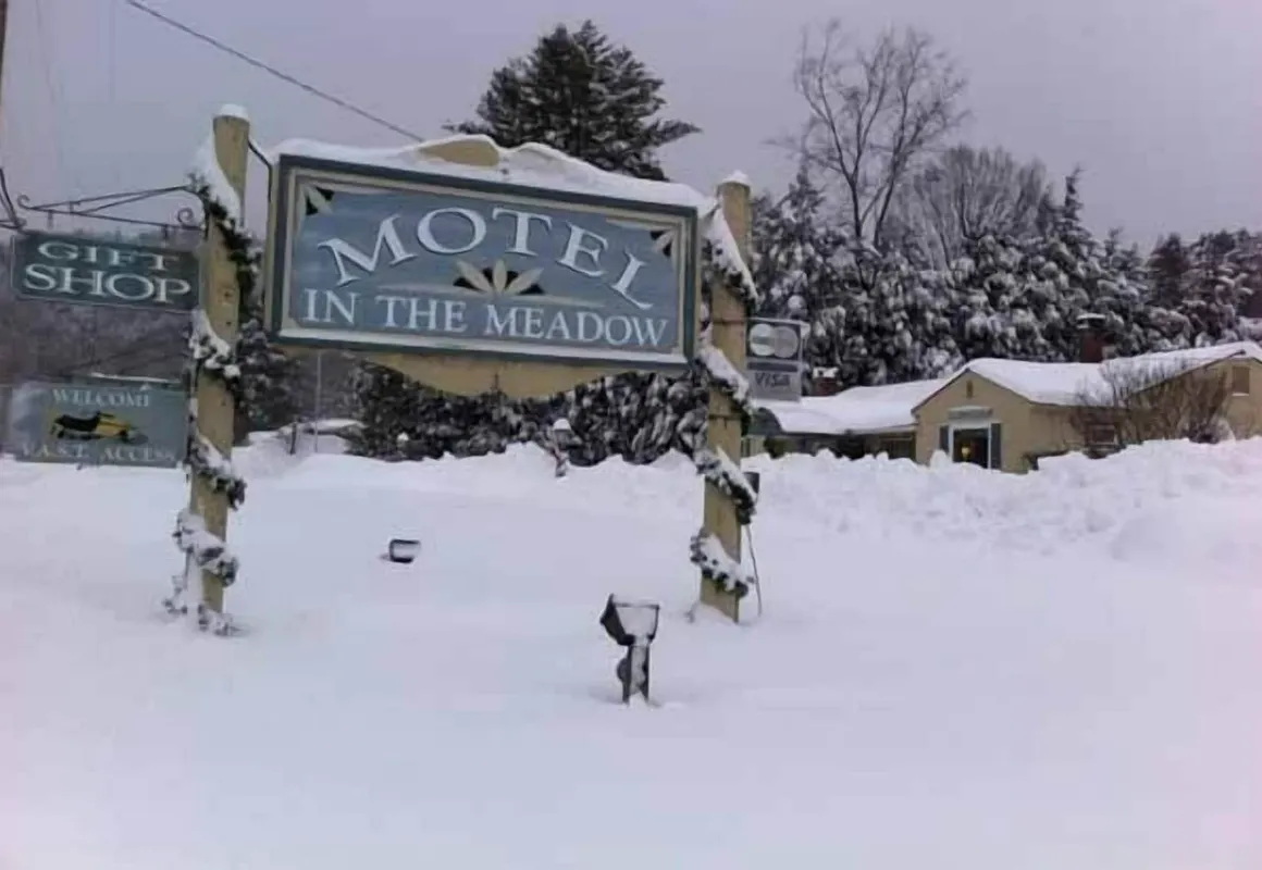 Motel in the Meadow hotel hero