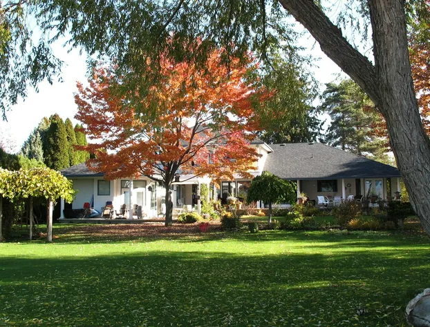Lakeshore Bed & Breakfast hotel detail image 2