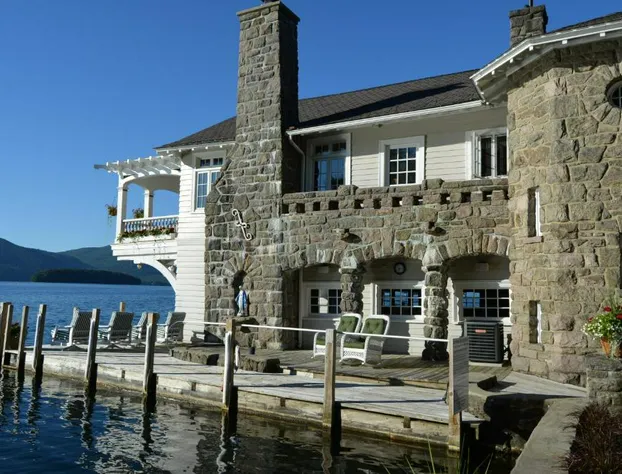 Boathouse Waterfront Lodging hotel detail image 2