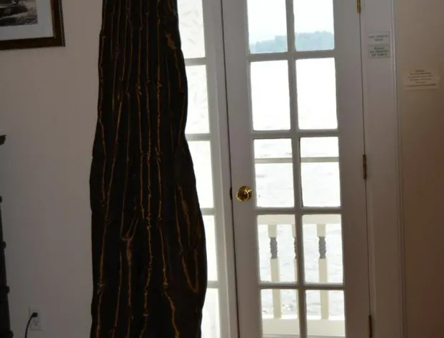 Boathouse Waterfront Lodging hotel detail image 4