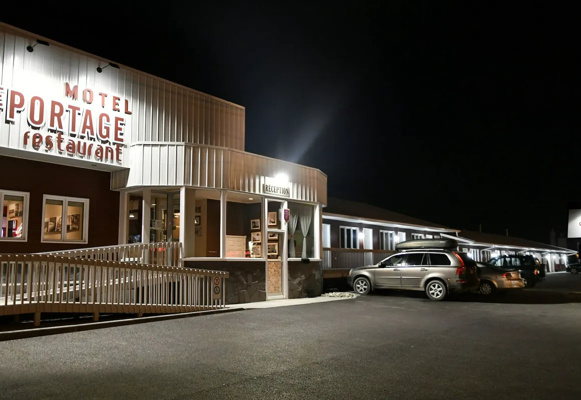 Le Portage hotel hero
