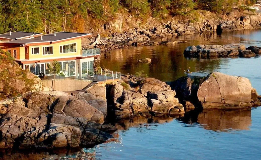 Pointhouse Suites On Sargeant Bay hotel hero