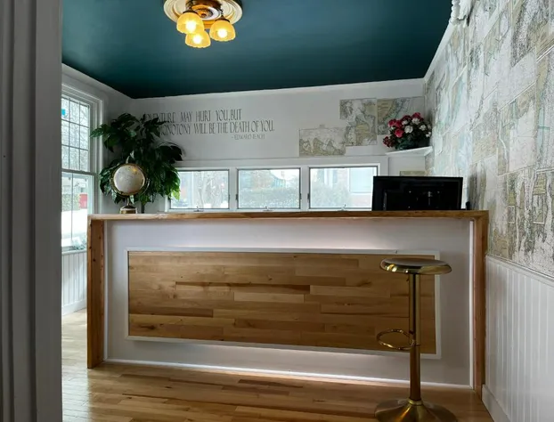 Queen Anne's Revenge hotel detail image 1