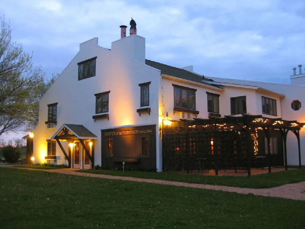 Settlement Courtyard Inn & Lavender Spa hotel hero