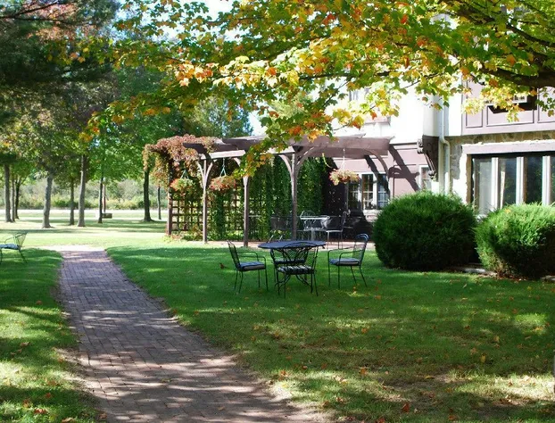 Settlement Courtyard Inn & Lavender Spa hotel detail image 3