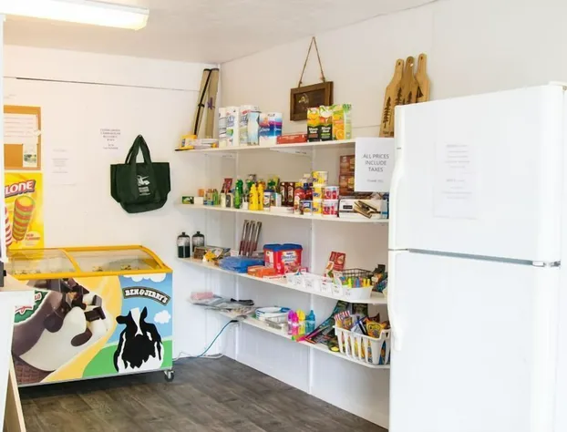 Cedar Grove Motel and Cabins hotel detail image 2