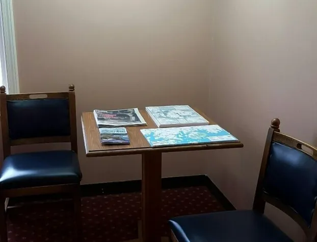 Eagle's Lodge Motel hotel detail image 2