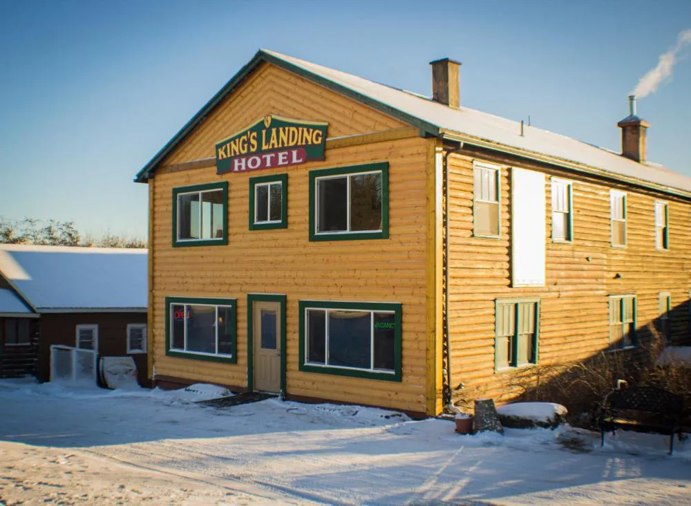 Kings Landing hotel hero