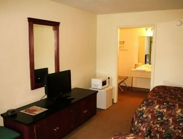 The Holiday Motel & Restaurant hotel detail image 1