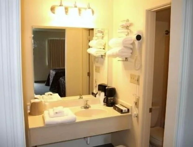 The Holiday Motel & Restaurant hotel detail image 2