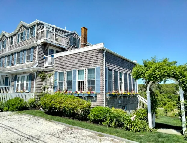 An English Garden Bed & Breakfast hotel detail image 2