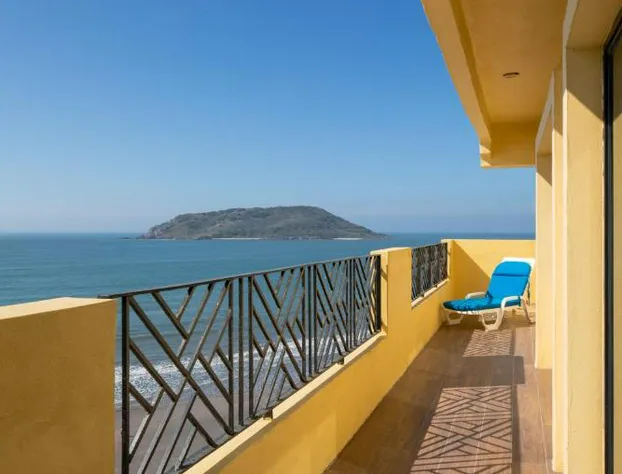 Royal Villas Resort hotel detail image 4