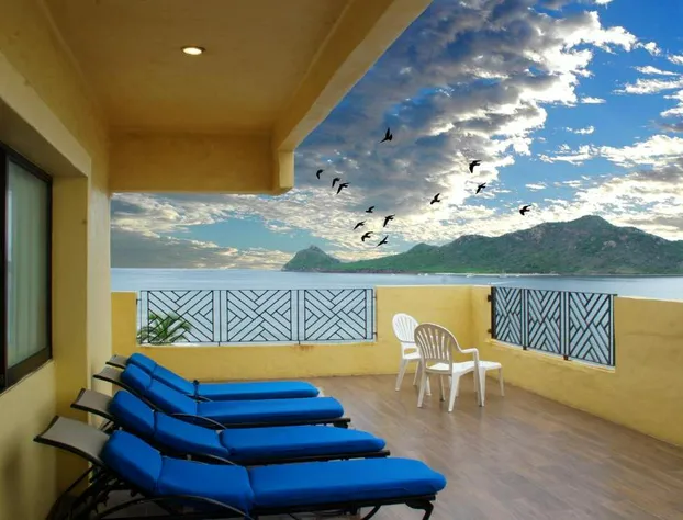 Royal Villas Resort hotel detail image 4