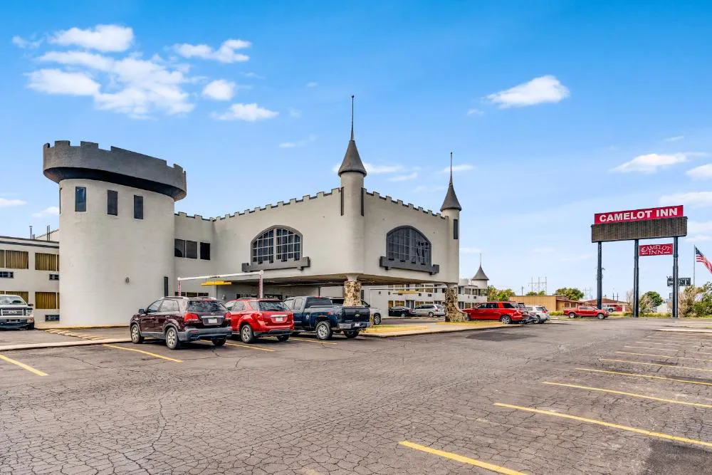 Camelot INN hotel hero