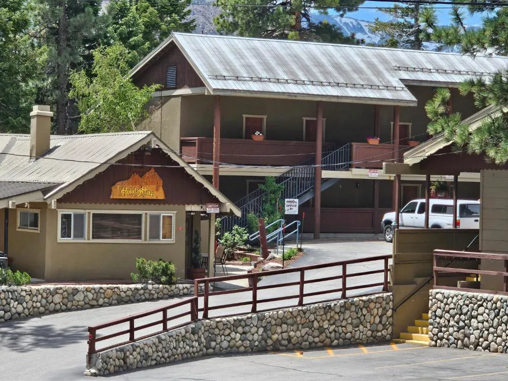 Holiday Haus Motel hotel hero