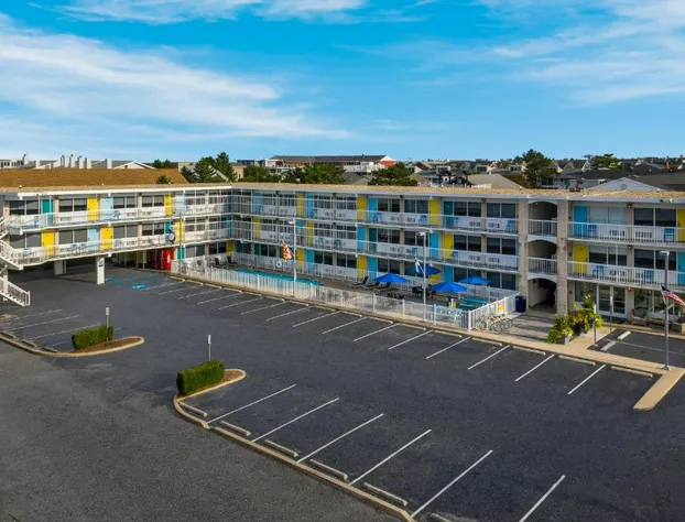 Beach House Dewey hotel detail image 4