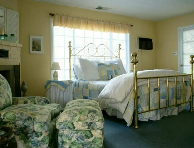 Trailside Inn Bed and Breakfast hotel detail image 1