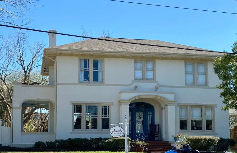 Avenue O Bed & Breakfast hotel hero