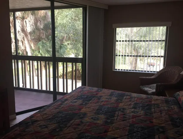 Charlotte Bay Resort hotel detail image 3