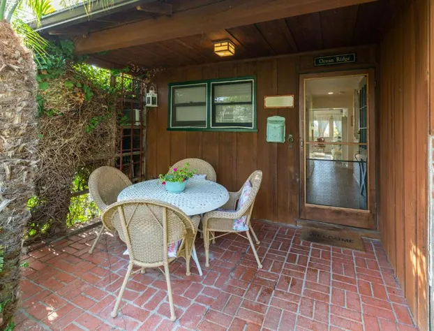 Redwood Hollow Cottages hotel detail image 2