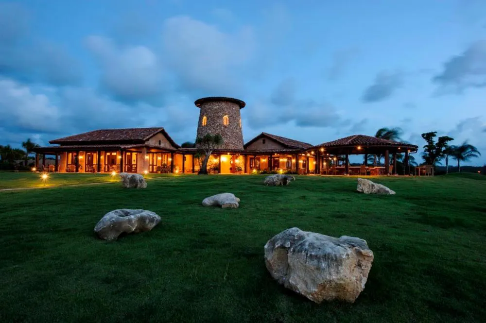 Royal Isabela hotel hero