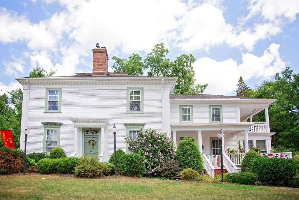 Daniel Stebbins House hotel hero