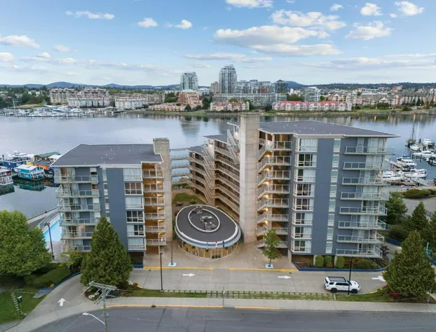 WorldMark Victoria hotel detail image 1