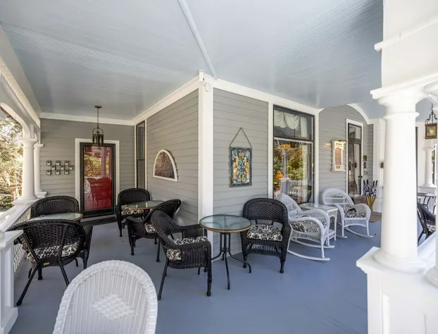 1899 Wright Inn and Carriage House hotel detail image 4