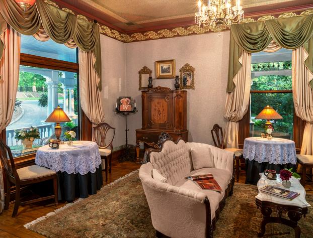 1899 Wright Inn and Carriage House hotel detail image 3