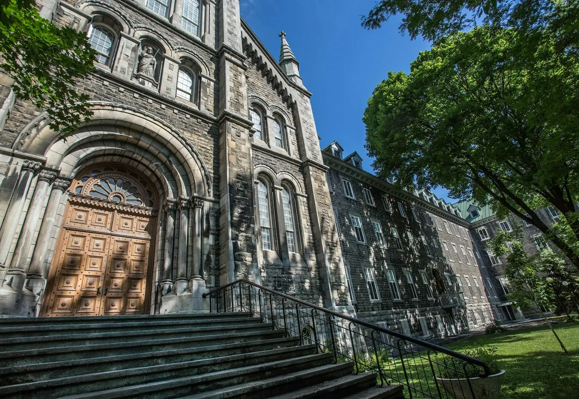 Residence Grey Nuns by Concordia University hotel hero