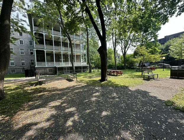 Residence Grey Nuns by Concordia University hotel detail image 1