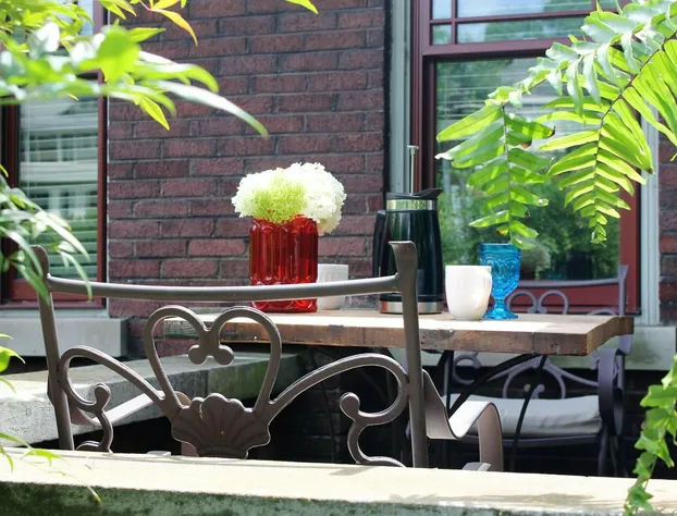 Belmont Blvd Bed and Breakfast hotel detail image 4