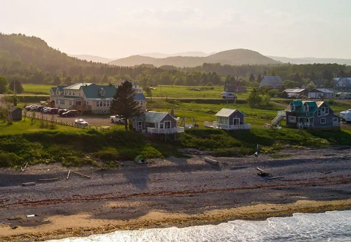 Camp de Base Gaspésie hotel hero