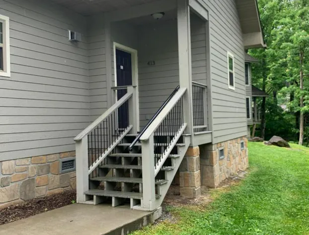 Carr's Northside Motel and Cottages hotel detail image 4