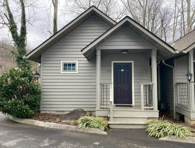 Carr's Northside Motel and Cottages hotel detail image 2