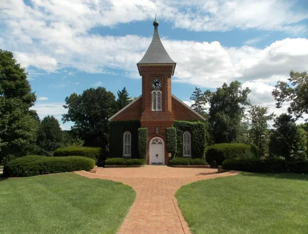 A B&B at Llewellyn Lodge hotel detail image 1