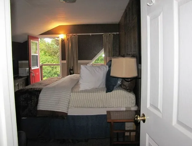 White House Inn on the Waterfront hotel detail image 4