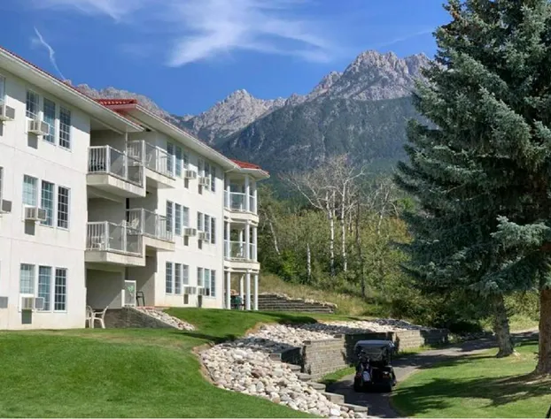 Mountain View Resort and Suites at Fairmont Hot Springs hotel detail image 4