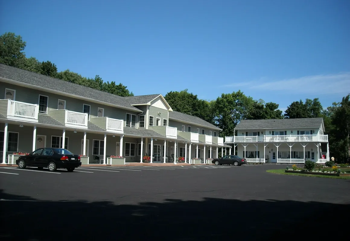 Cromwell Harbor Motel hotel hero