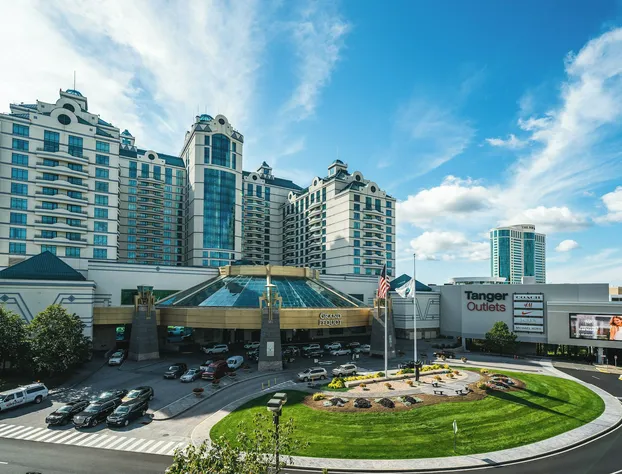 Grand Pequot Tower at Foxwoods hotel detail image 1