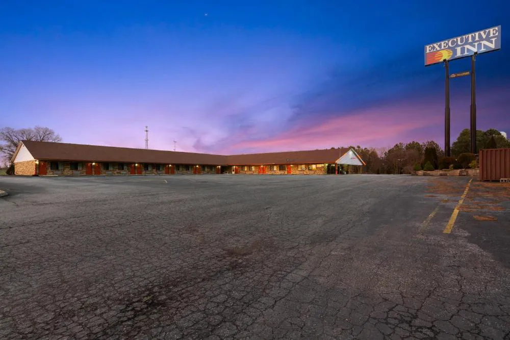 Budget Host Inn by Hotel O Portland near I-65 hotel hero