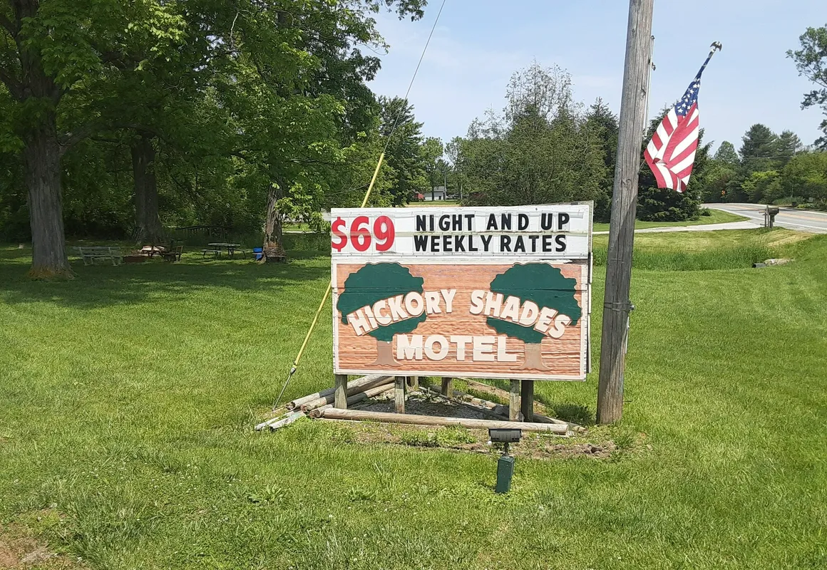 Hickory Shades Motel hotel hero