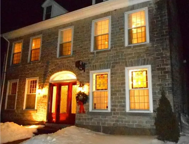 Sir Isaac Brock B&B Luxury Suites hotel detail image 1