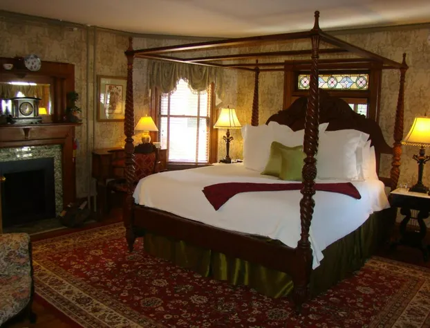 The Village Inn of Woodstock hotel detail image 4