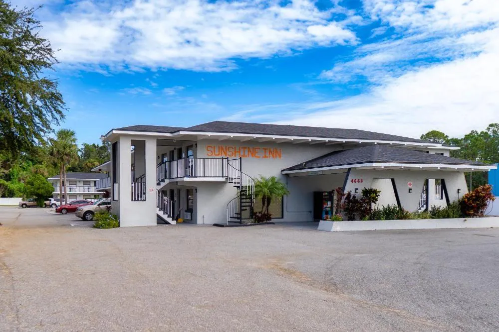 Sunshine Inn hotel hero