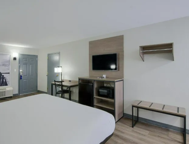 Hotsprings Village Inn hotel detail image 3