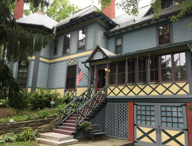 Amherst Inn hotel detail image 1