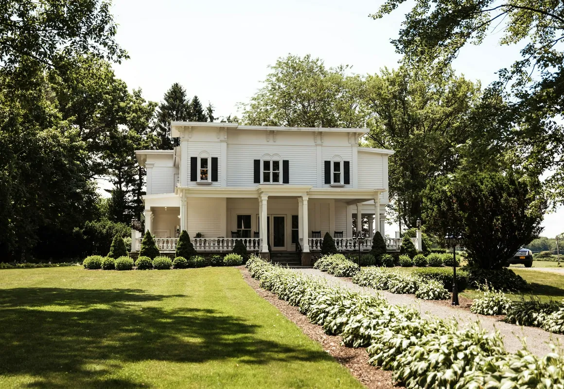 John Joseph Inn hotel hero